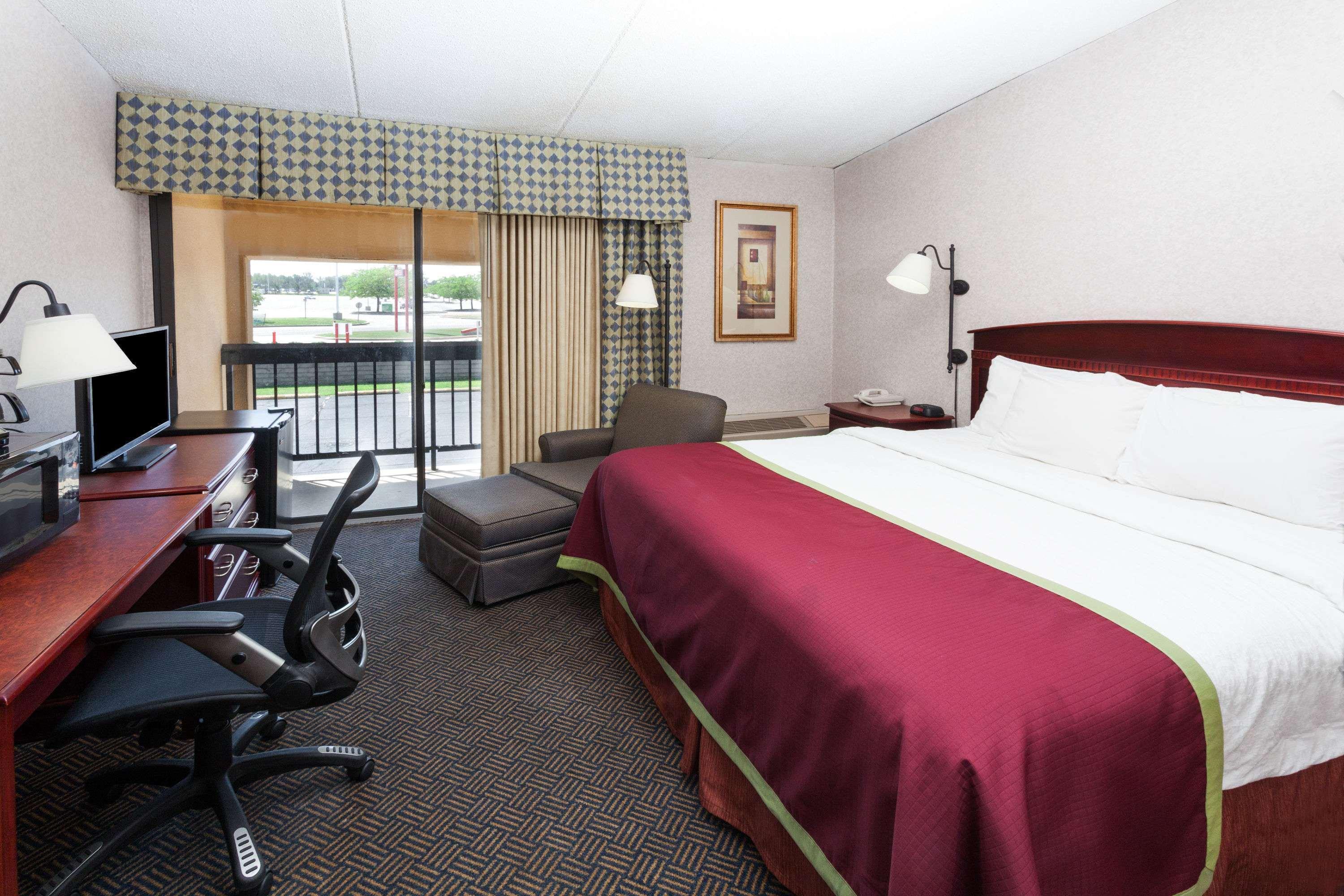 Baymont By Wyndham Michigan City Exteriör bild